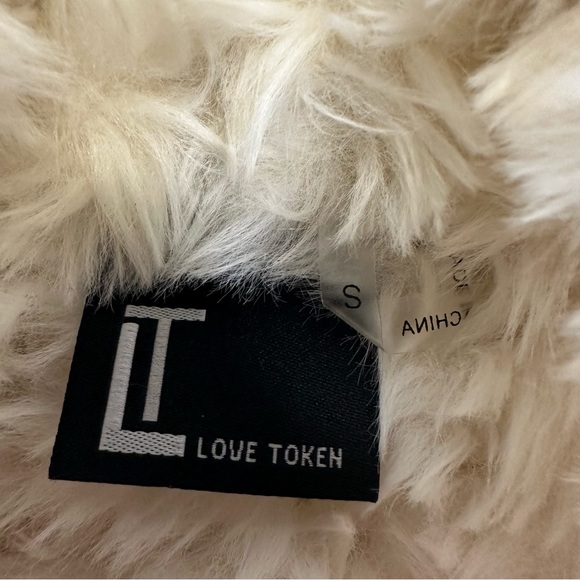 Love token faux fur vest cream womens small - Picture 5 of 6
